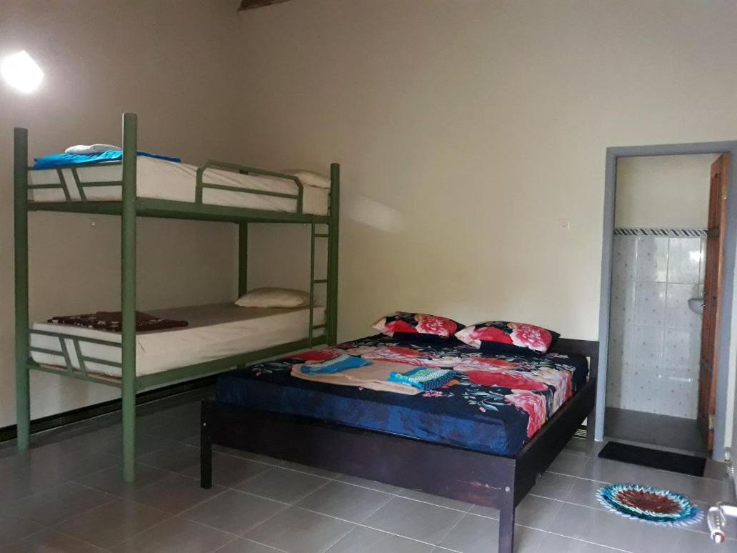 Red Island Bungalows Pasanggaran Kamer foto