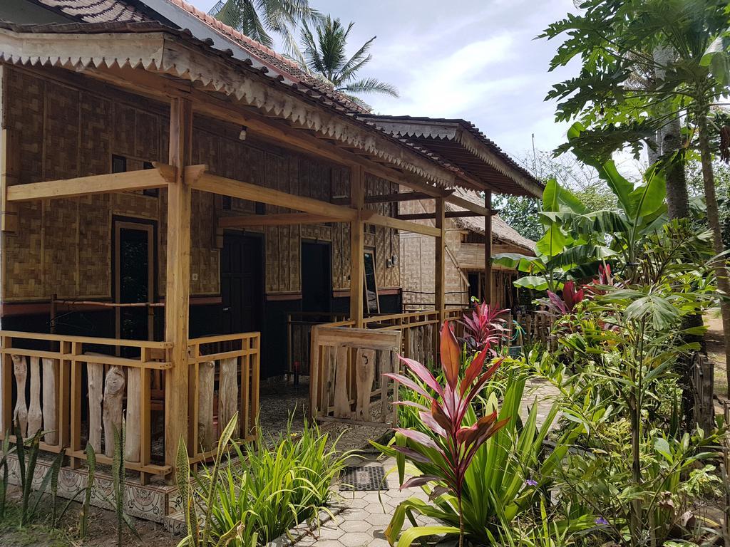 Red Island Bungalows Pasanggaran Buitenkant foto