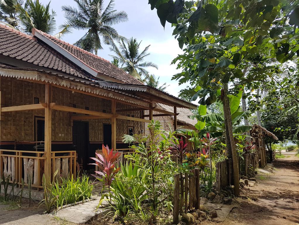 Red Island Bungalows Pasanggaran Buitenkant foto