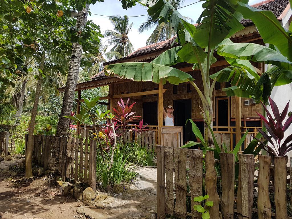 Red Island Bungalows Pasanggaran Buitenkant foto